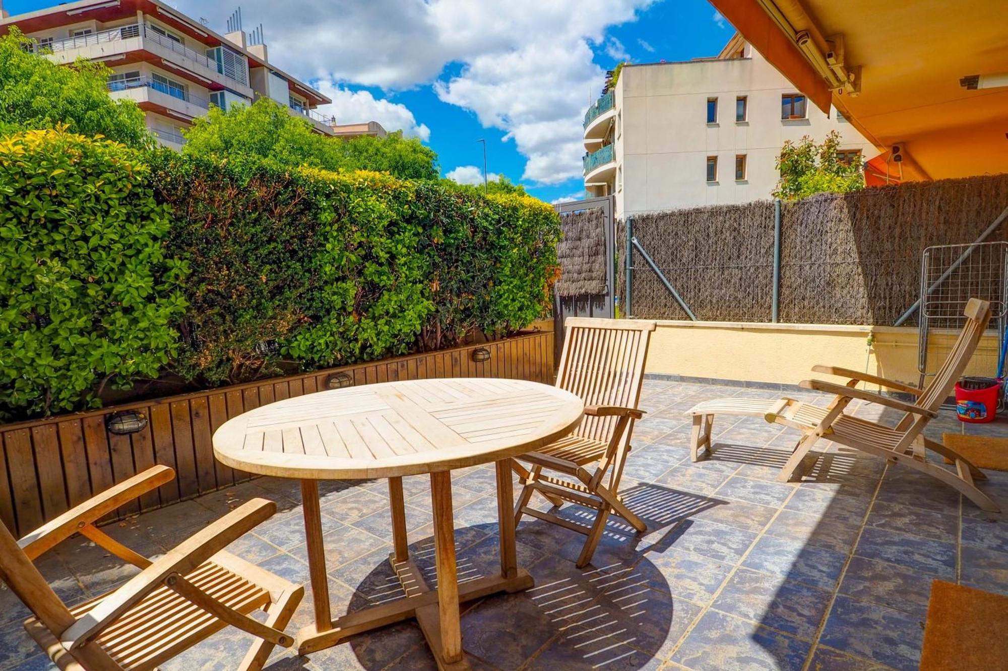 Megan Apartment By Hello Homes סיטגס מראה חיצוני תמונה